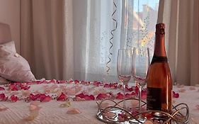 Louis & Elza Old Town Romantic Apartments